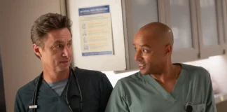 Zach Braff e Donald Faison nella stagione 2 del revival di Scrubs.