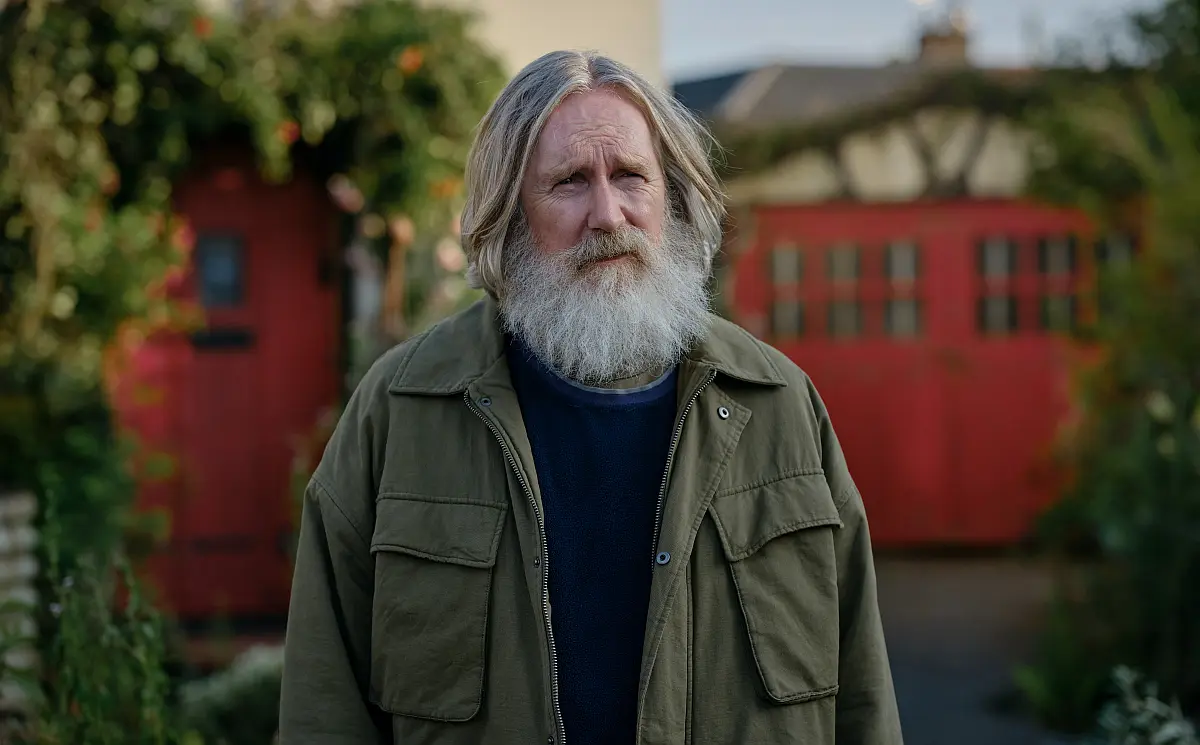 Pearce Quigley nella serie Apple TV Small Prophets.