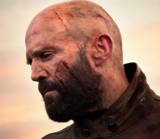 Jason Statham nel film The Beekeeper 2.