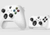 In foto il nuovo Xbox Nano Controller e il controller classico di Xbox Series X.