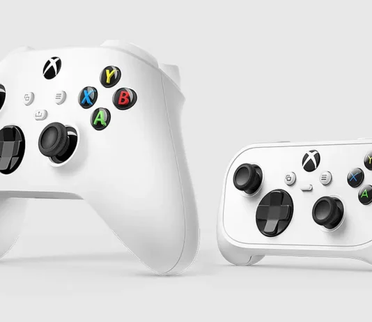 In foto il nuovo Xbox Nano Controller e il controller classico di Xbox Series X.